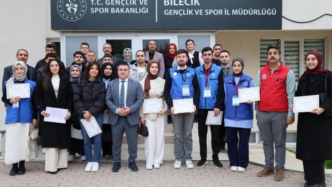 Bilecik'te Gençlere Teşekkür Belgeleri Verildi