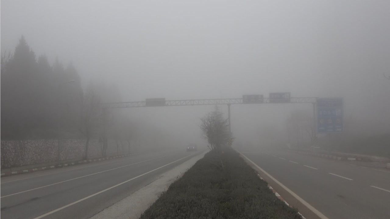 Bilecik'te Görüş Mesafesi 20 Metreye Düştü