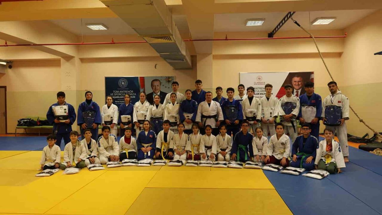 Bilecik'te Judoculara Moral Dolu Antrenman