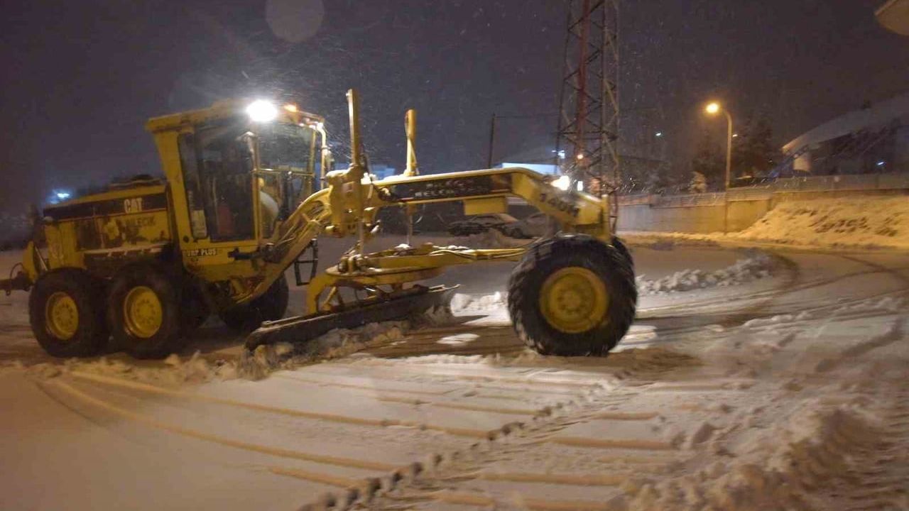 Bilecik'te Karla Mücadele Çalışmaları Devam Ediyor