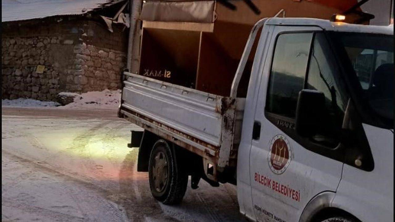 Bilecik'te Kış Hazırlıkları: Ekipler Gece Boyunca Sahada
