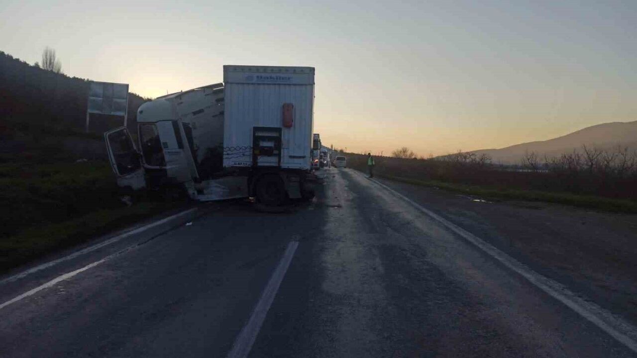 Bilecik'te Kontrolden Çıkan Tır Kazası: 1 Kişi Yaralı