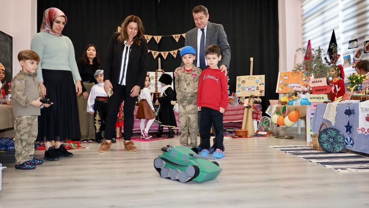 Bilecik'te Minikler Tutum ve Türk Malları Haftası'nı Kutladı