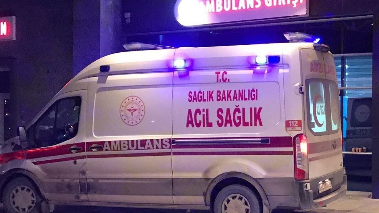 Bilecik'te Otobüs ve Otomobil Çarpıştı: 3 Yaralı