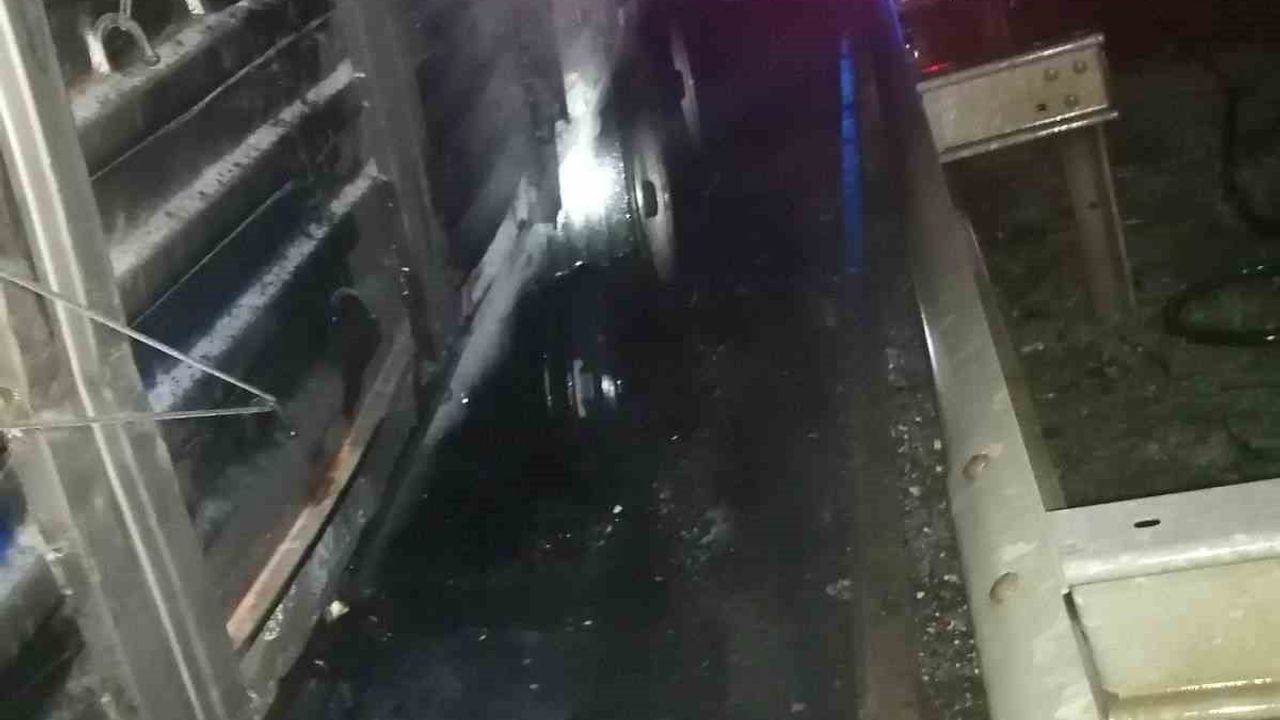 Bilecik'te Seyir Halindeki Çekici Tırda Yangın Çıktı