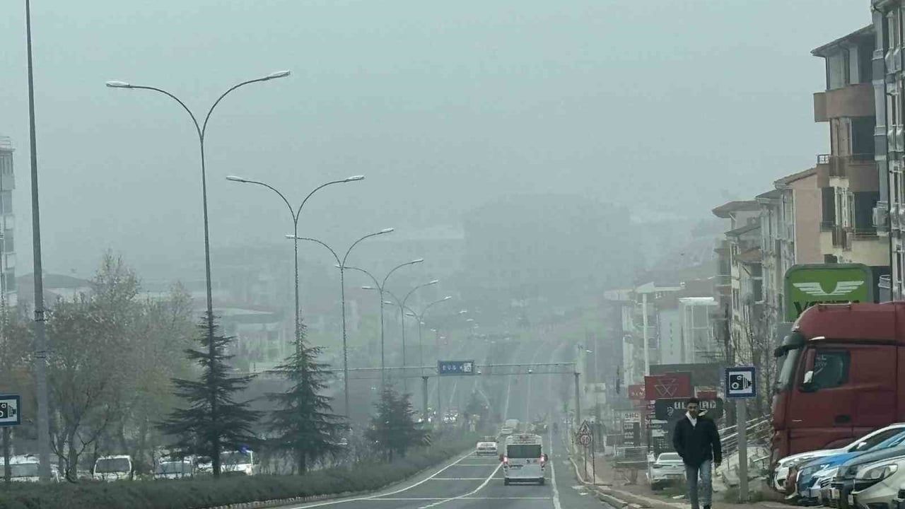 Bilecik'te Sis Etkisi Devam Ediyor