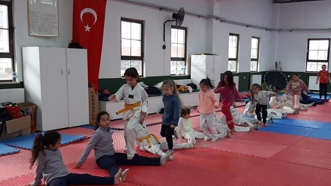 Bilecik'te Taekwondo Antrenmanları Devam Ediyor