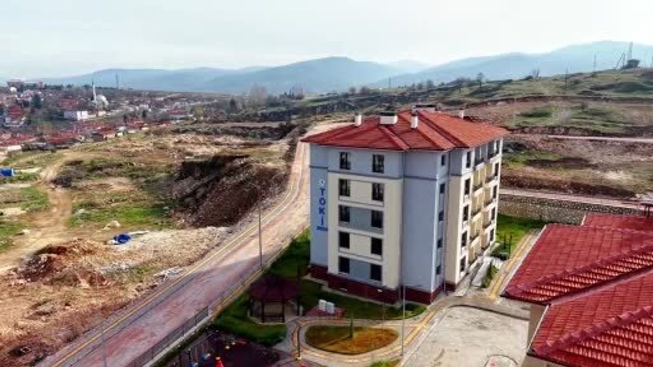 Bilecik’te TOKİ Konutları Sahiplerine Teslim Edildi