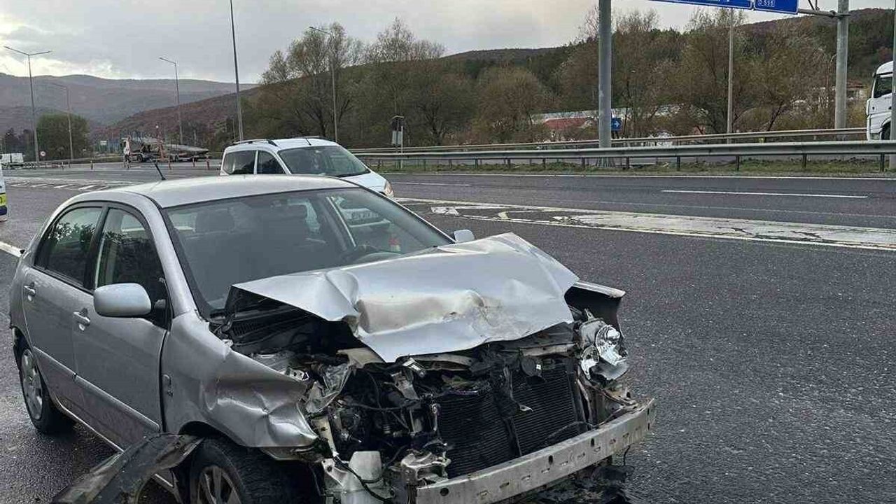 Bilecik'te Trafik Kazası: 2 Yaralı