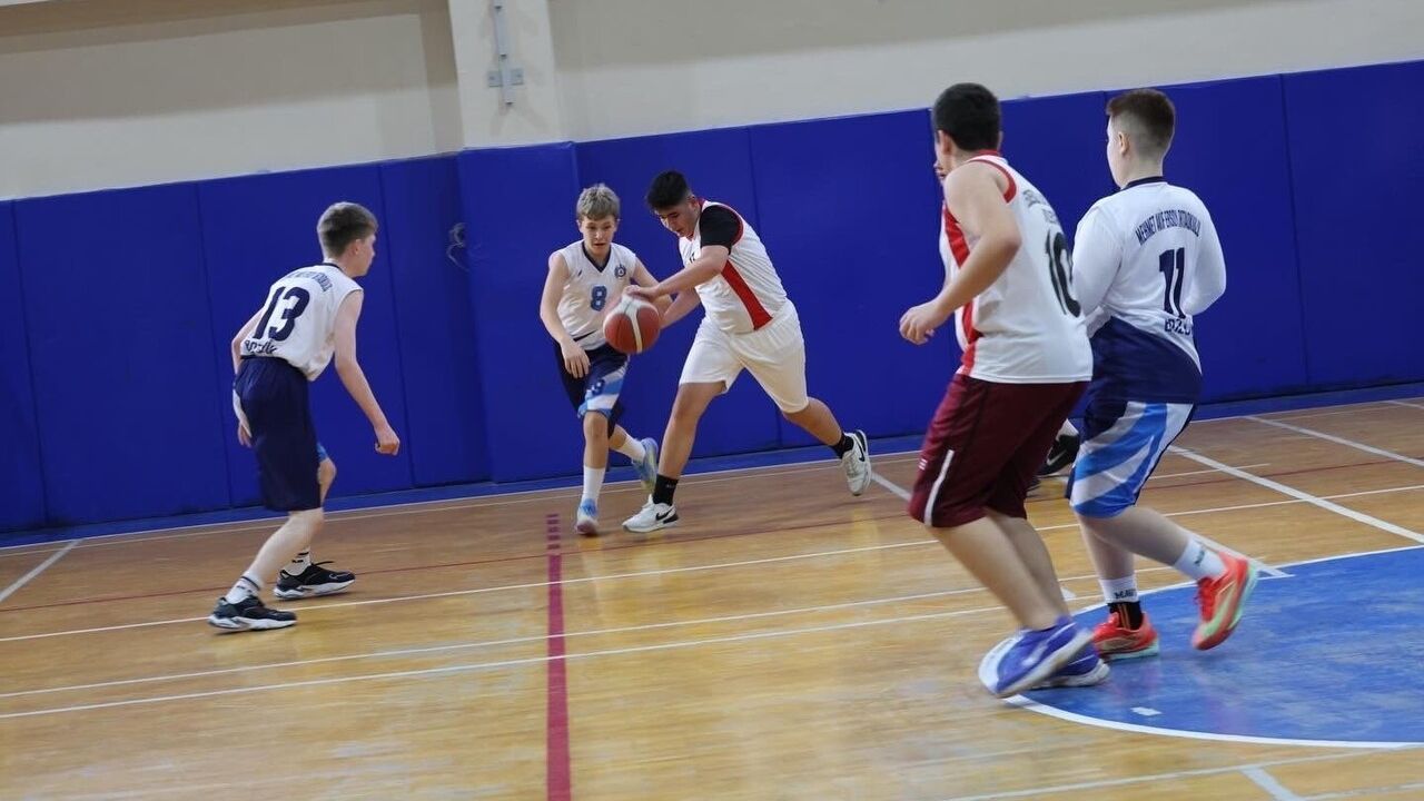 Bilecik'te Yıldız Basketbol Müsabakaları Devam Ediyor