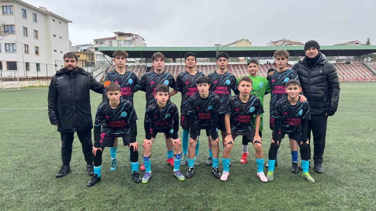Bilecik U14 Gençler Ligi'nde Lider Farklı Kazandı