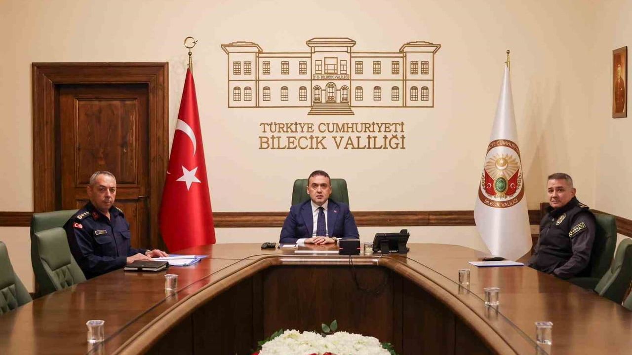 Bilecik Valisi Faik Oktay Sözer, Yeni Yıl Tedbirleri Toplantısına Katıldı