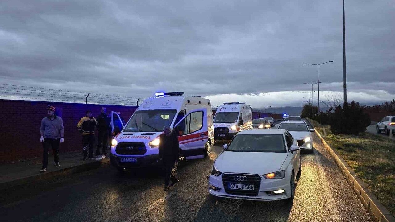 Bingöl'deki Trafik Kazasında 6 Kişi Yaralandı