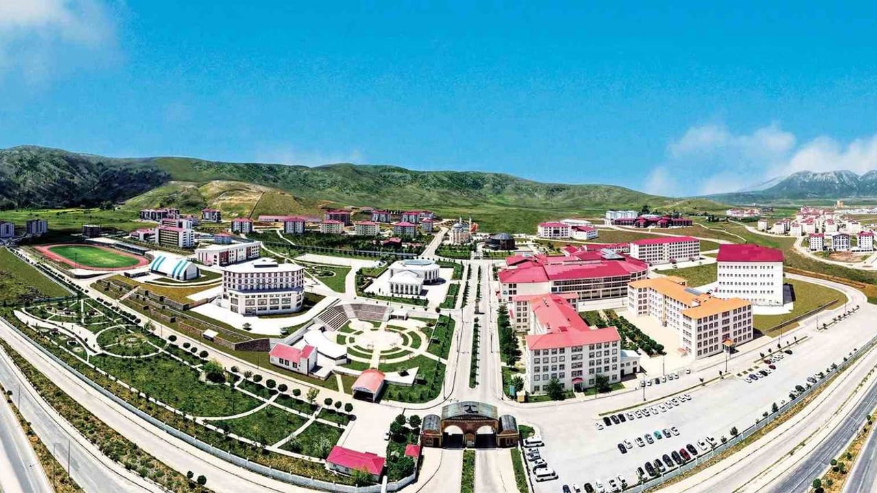 Bitlis Eren Üniversitesi İlk 10'da