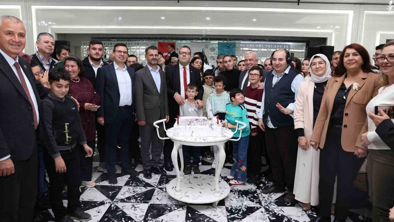 Bizim Ev Engelliler Merkezi 14. Yılını Coşkuyla Kutladı