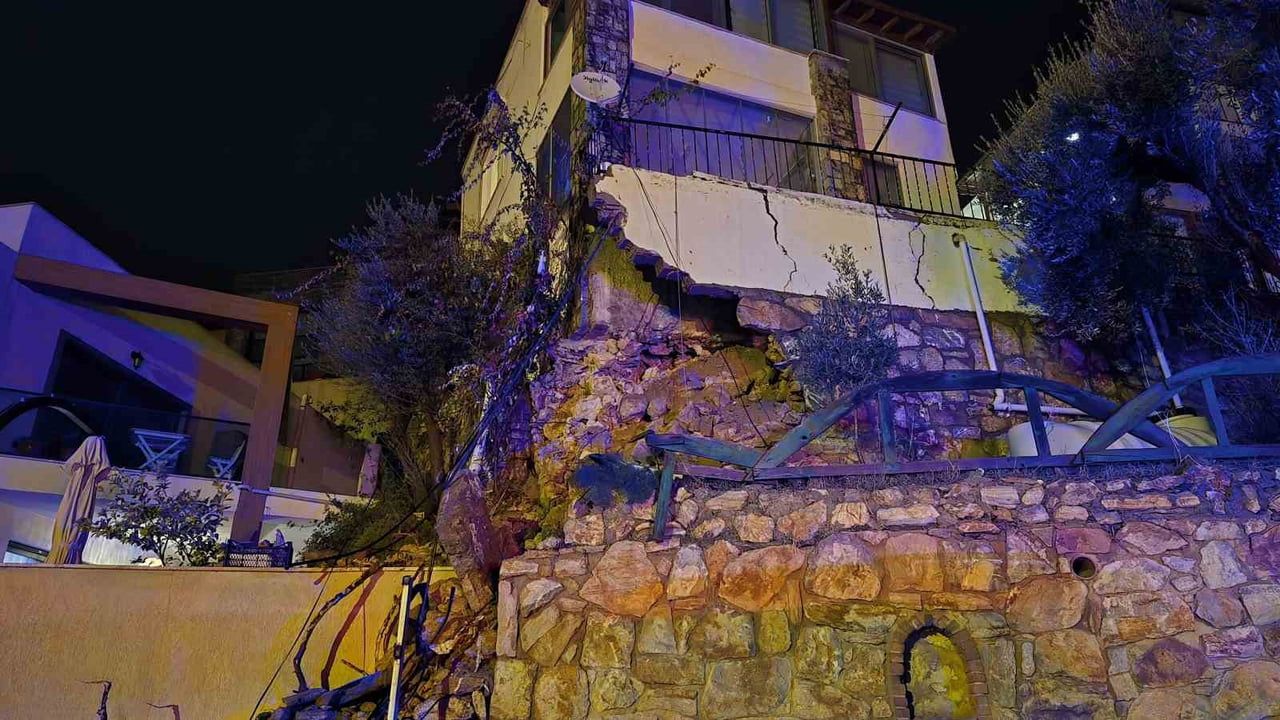 Bodrum'da Sağanak Yağış Hayatı Olumsuz Etkiledi