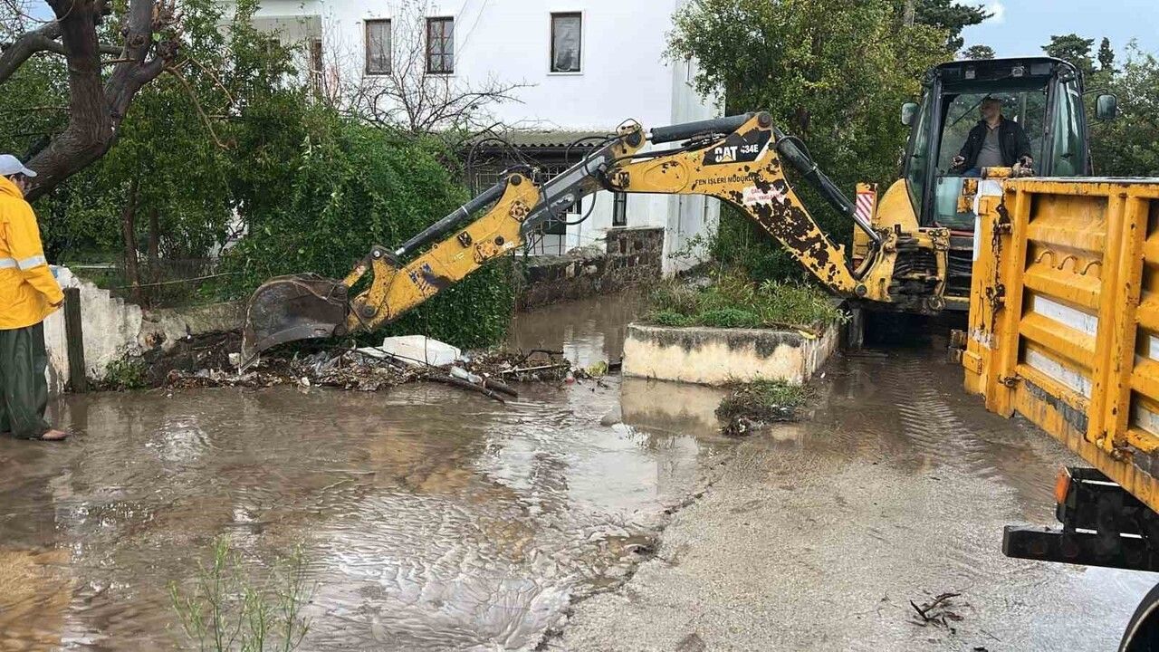 Bodrum'da Sel Felaketi: Metrekareye 45 Kilogram Yağış Düştü