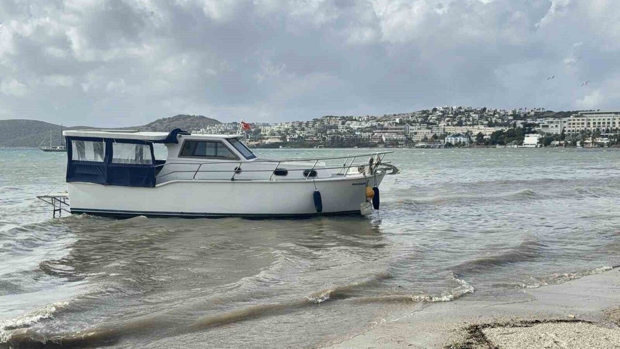 Bodrum'da Sel ve Fırtına Kastetti