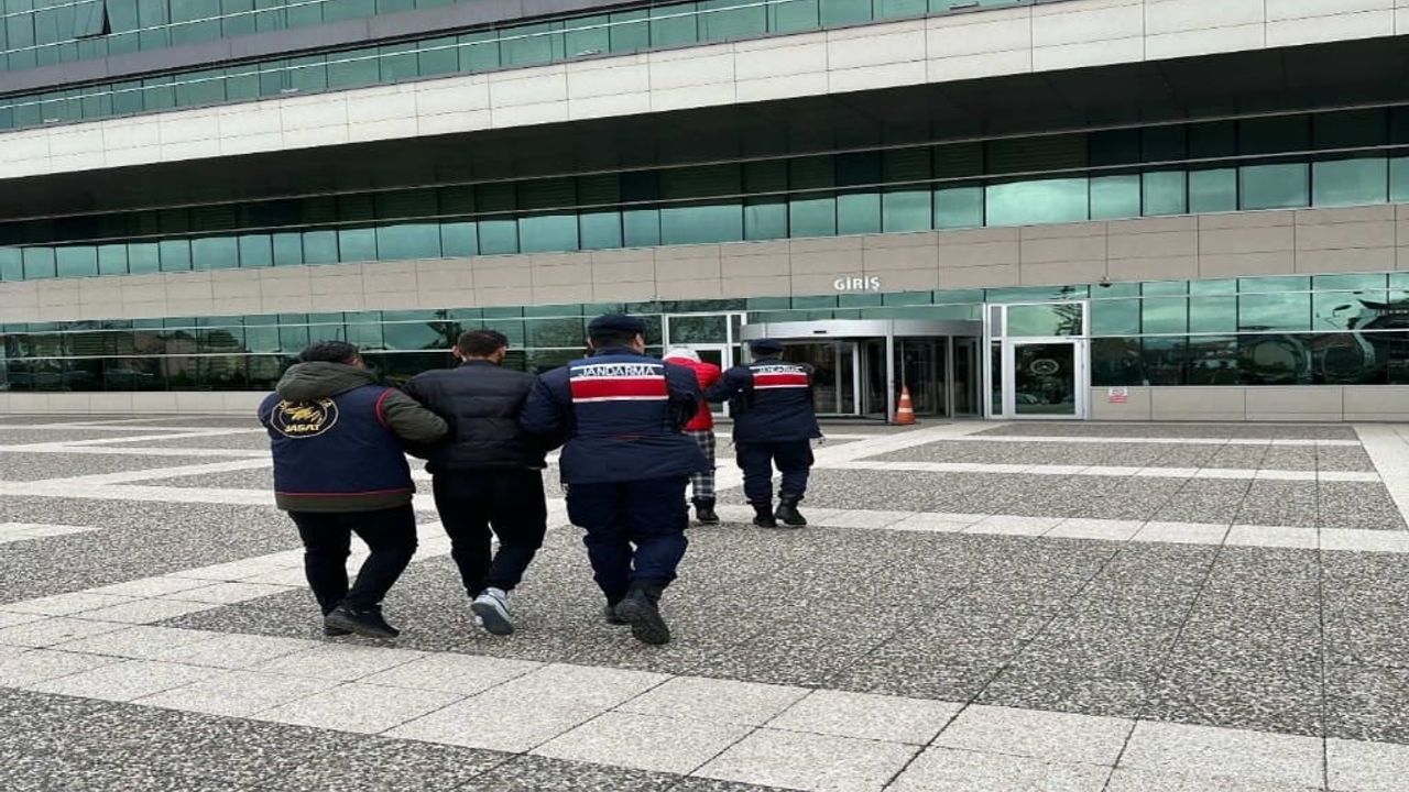 Bolu'da Ev Hırsızları Tutuklandı