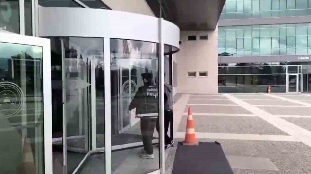 Bolu'da Narkotik Operasyonu: 3 Kilo Uyuşturucu Ele Geçirildi