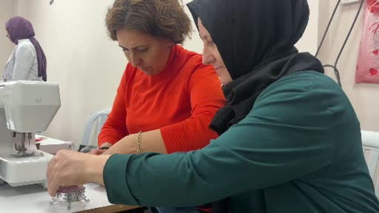 Bolu'da Özel Eğitim Uygulama Okulu'nda Anne El Emeği Projesi