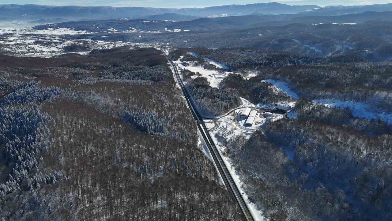 Bolu Dağı'nda Kış Manzarası: Beyaz Örtüyle Kaplı