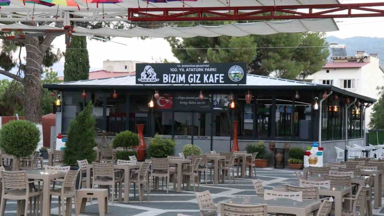 Bozdoğan'da Kadınlara Özel Kafe: Bizim Gız Kafe