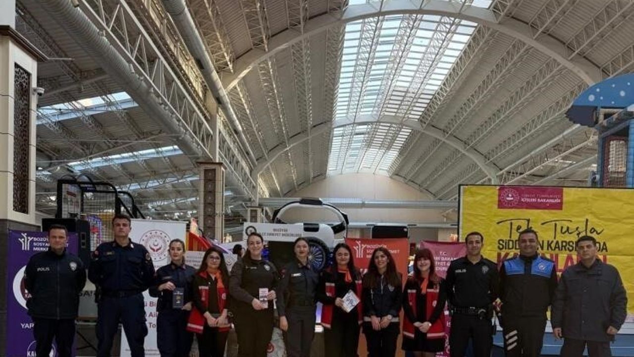 Bozüyük'te Kadına Yönelik Şiddete Karşı Bilgilendirme Etkinliği