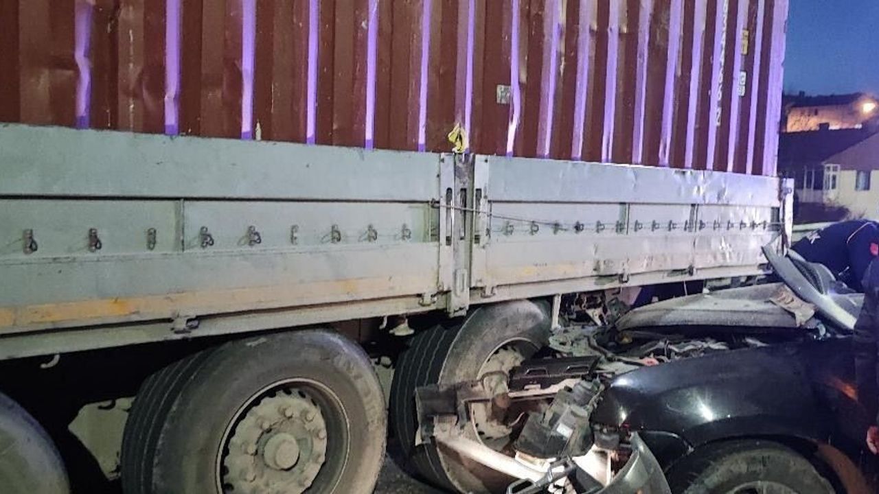 Bozüyük'te Trafik Kazası: 1 Ölü, 1 Yaralı