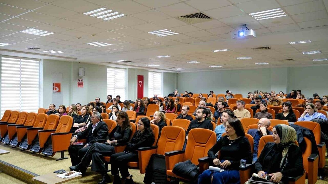 BŞEÜ'de Akreditasyon Durum Analizi Toplantısı