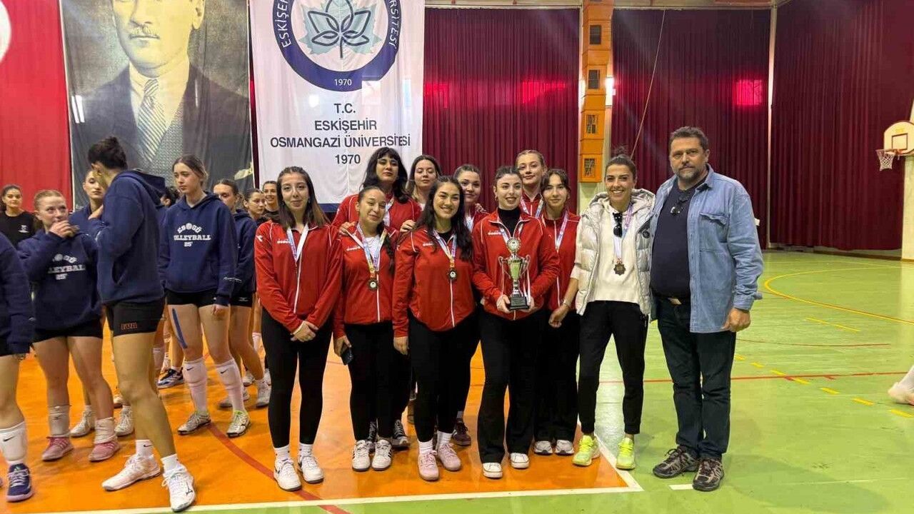 BŞEÜ Voleybol Takımlarından Çarpıcı Başarı