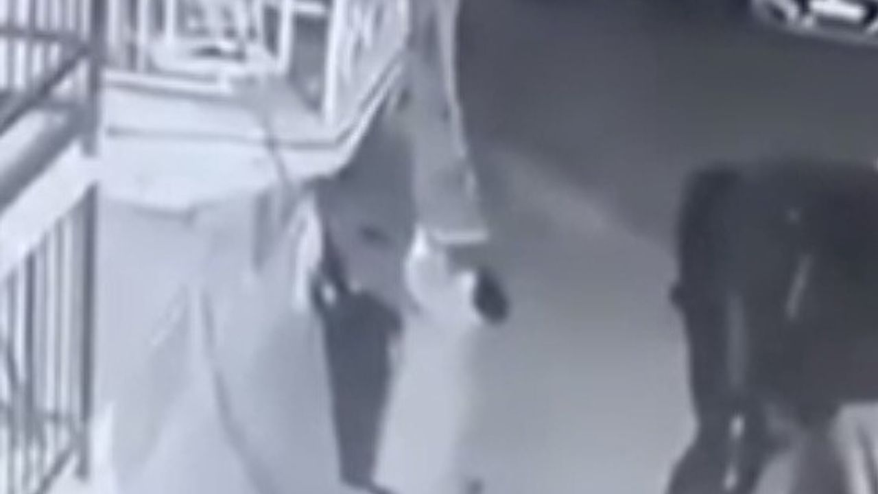 Buca'da Balkon Halısı Hırsızlığı Kamerada