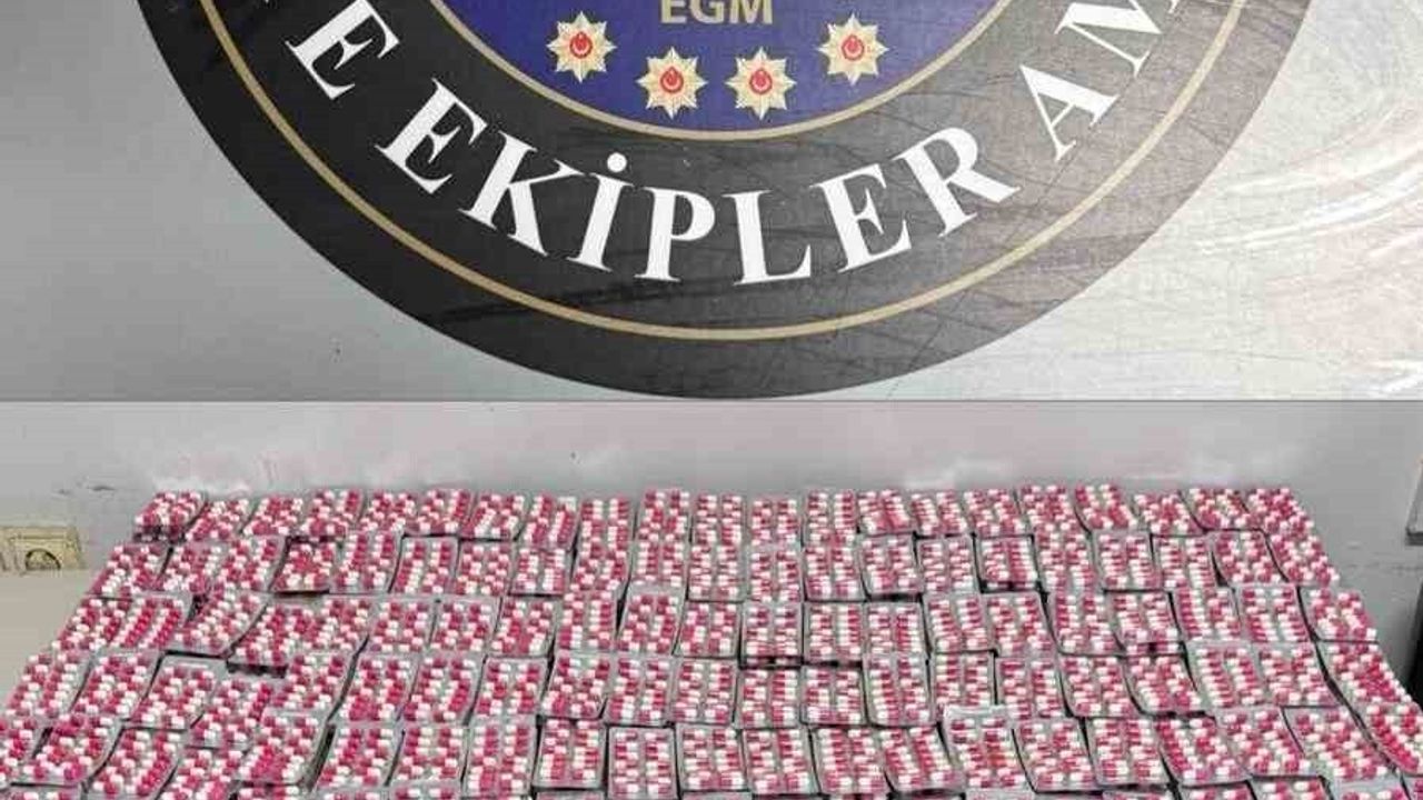 Buca'da Uyuşturucu Operasyonu: 5 Gözaltı ve Silah Ele Geçirildi