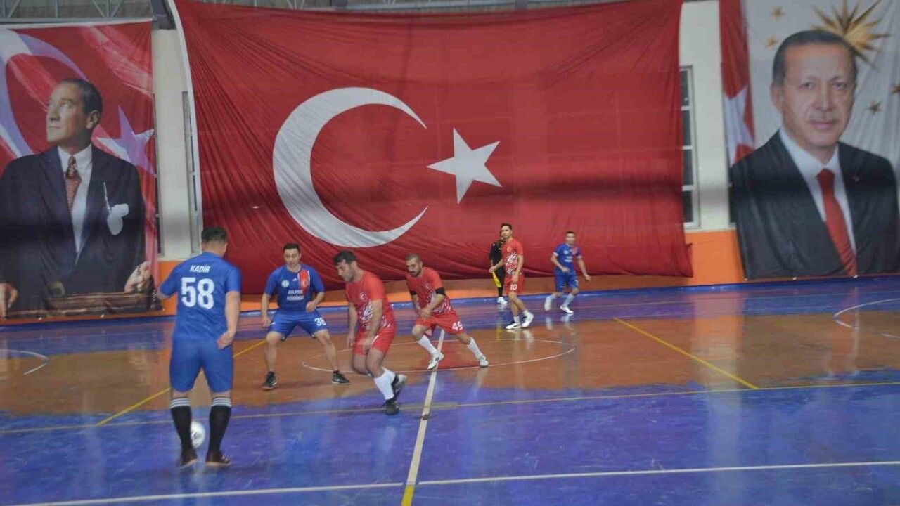 Bulanık’ta Kurumlar Arası Futsal Turnuvası Heyecanı Başladı
