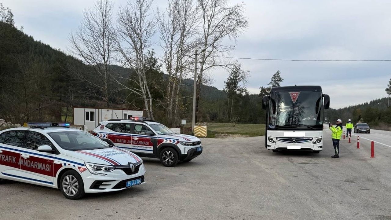 Burdur'da Jandarma Trafik Denetimleri: 502 Cezalı Araç