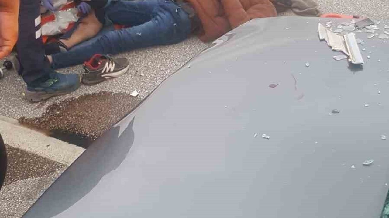 Burdur'da Otomobil ile Motosiklet Çarpıştı: 1 Yaralı
