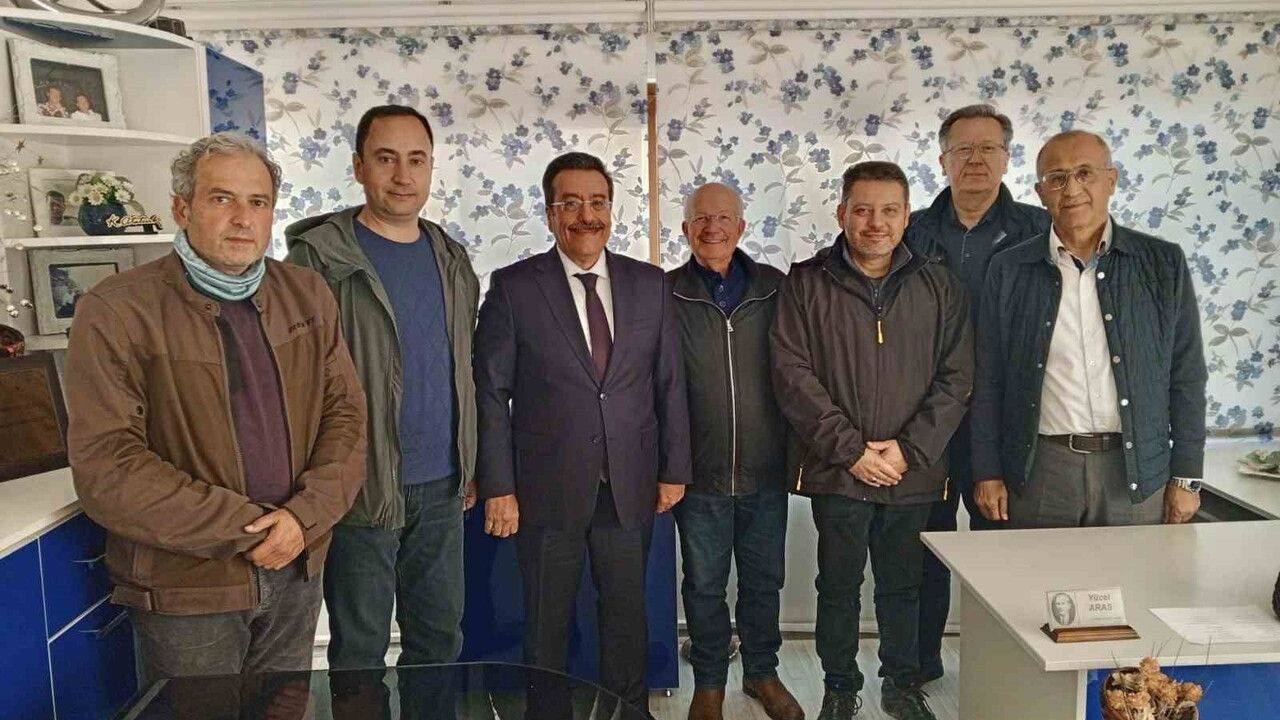 Burhaniye Kaymakamı Atilla'dan Eğitim Derneğine Ziyaret