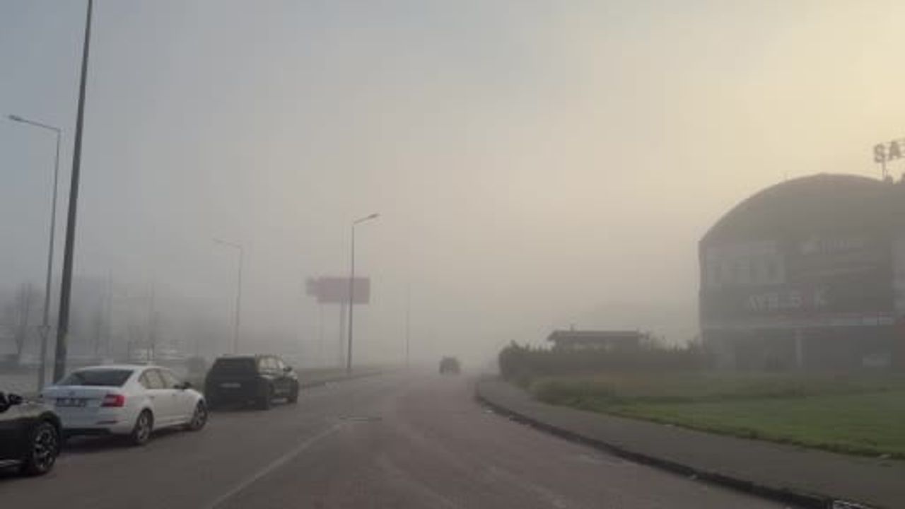 Bursa-Balıkesir Karayolunda Yoğun Sis Sürücüleri Zor Durumda Bıraktı