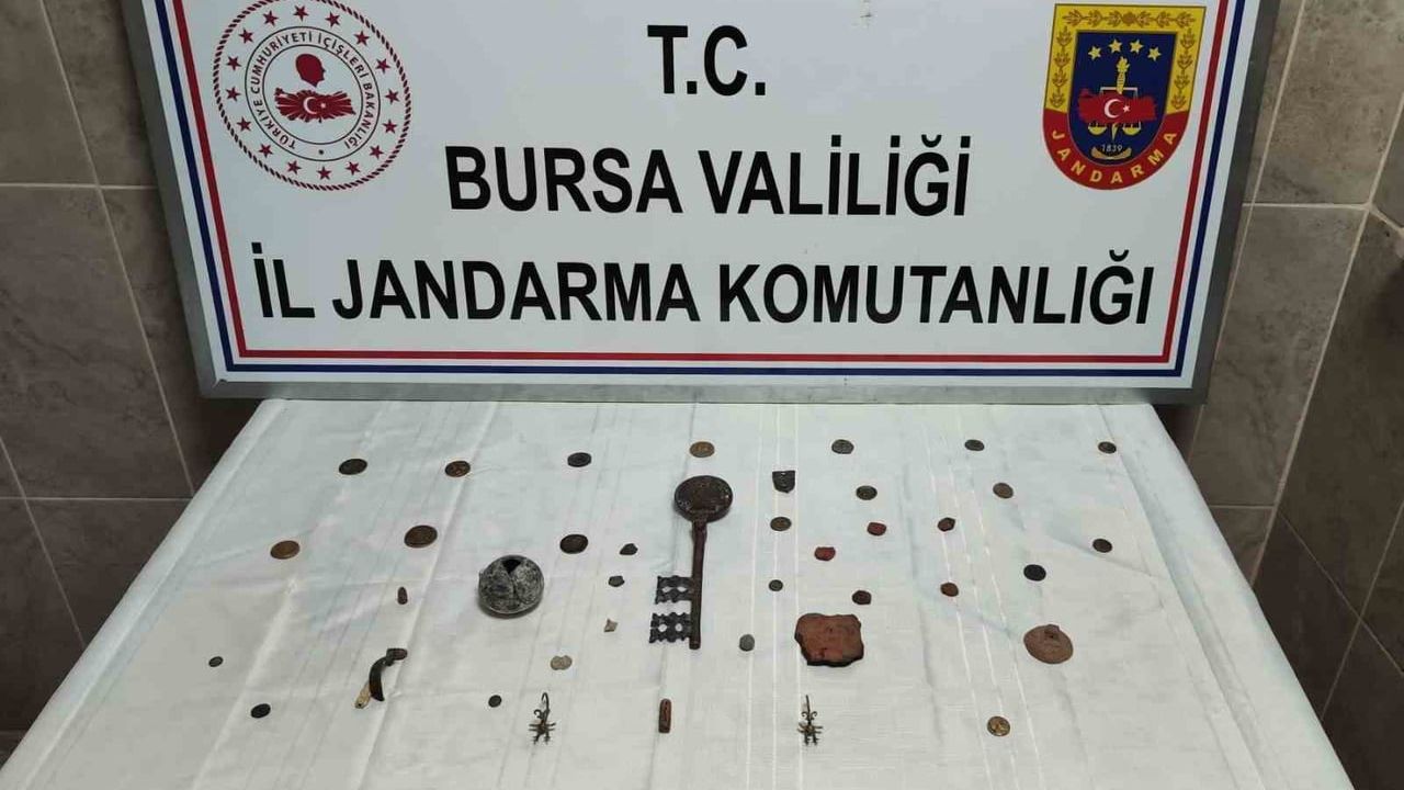 Bursa'da Anadolu Mirası Operasyonu ile 42 Tarihi Eser Ele Geçirildi