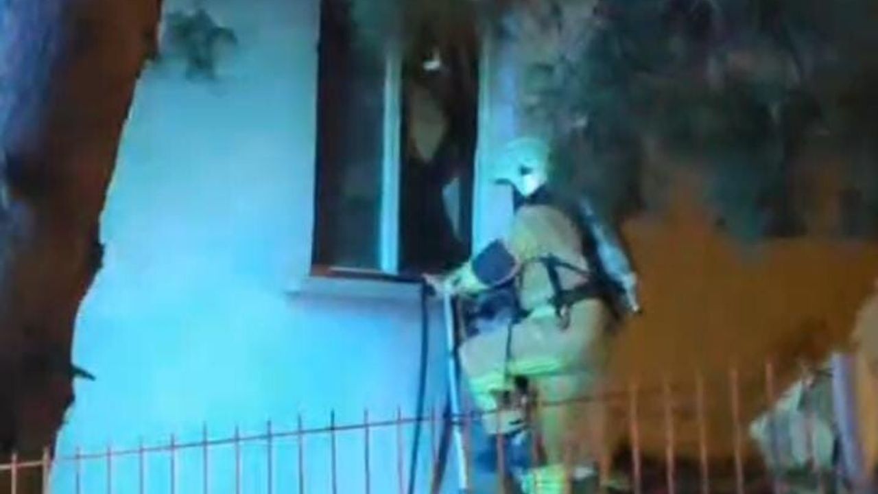 Bursa'da Apartman Yangını: İtfaiye Ekipleri Zamanında Müdahale Etti