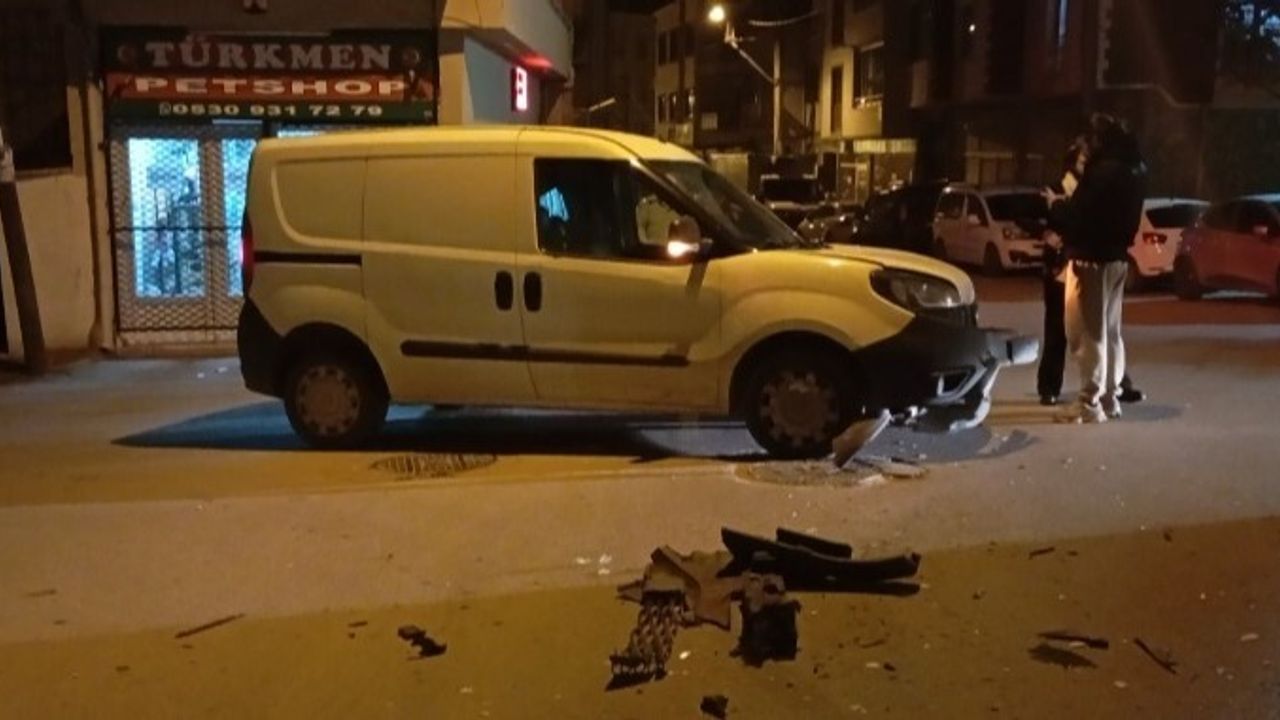Bursa'da Gece Sıkışmalı Trafik Kazası: İki Yaralı