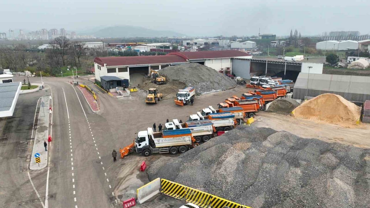 Bursa'da Kar Uyarısı: Büyükşehir Belediyesi Hazırlıklarını Tamamladı