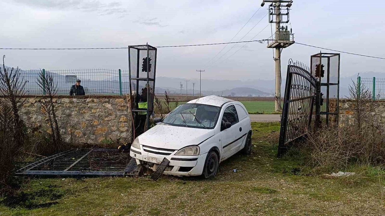 Bursa'da Kaza: Bayılan Sürücü Donmak Üzere Bulundu