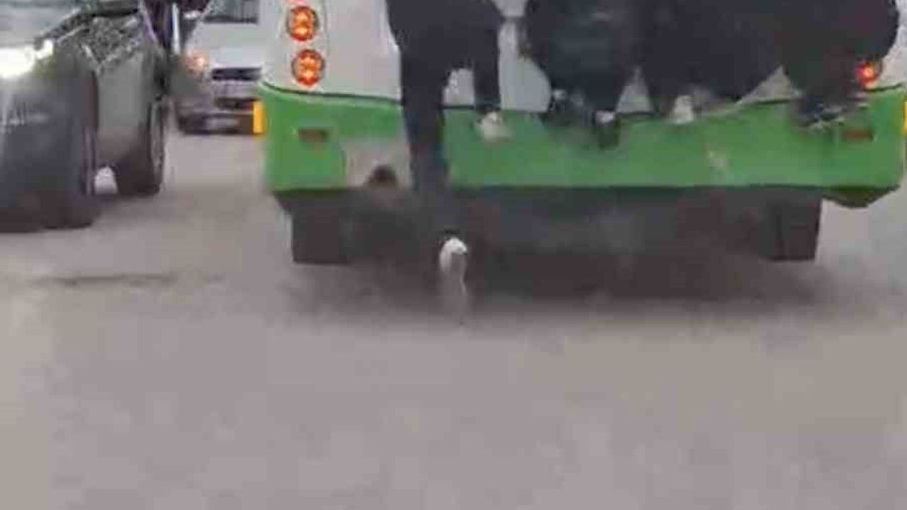 Bursa'da Lise Öğrencilerinin Tehlikeli Yolculuğu