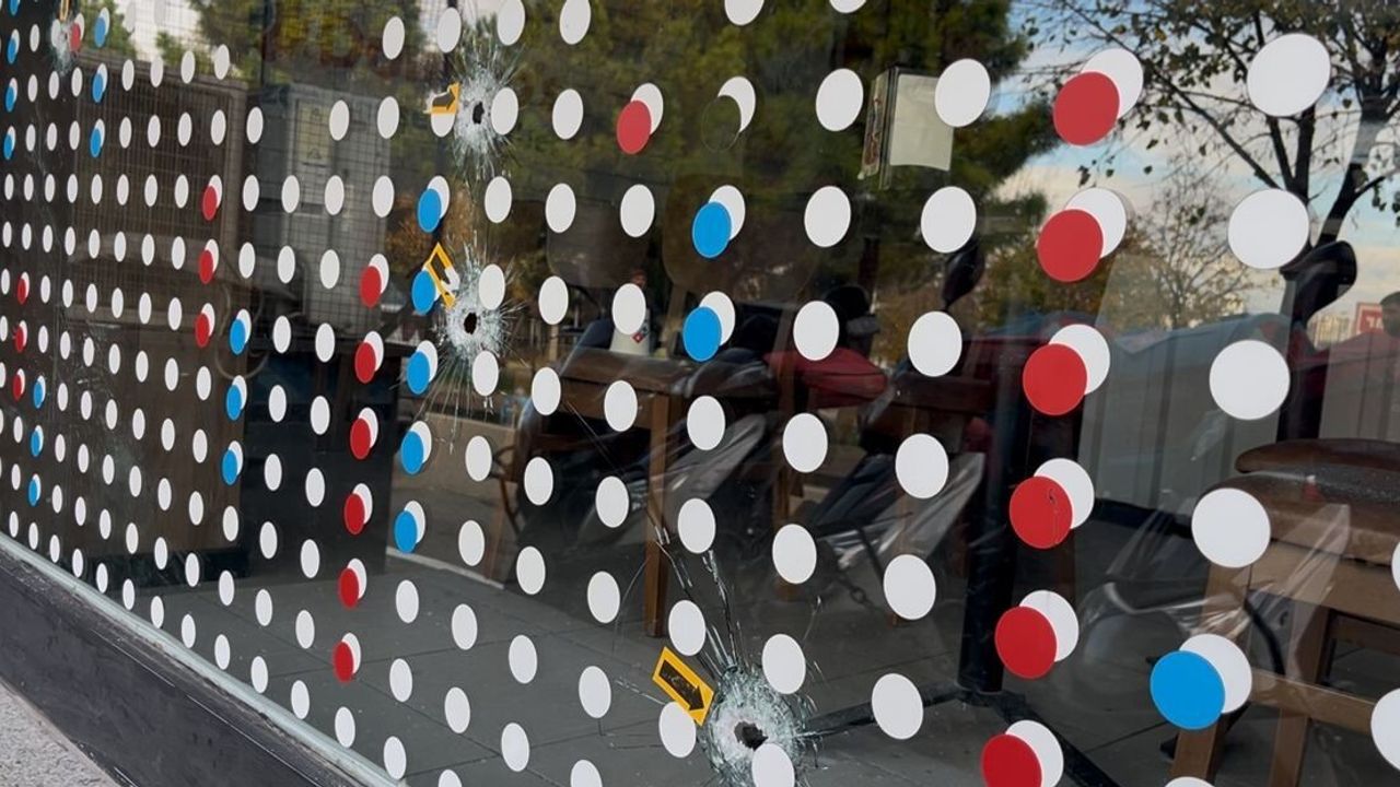 Bursa'da Motosikletli Şahıs Pizzacıya Saldırdı