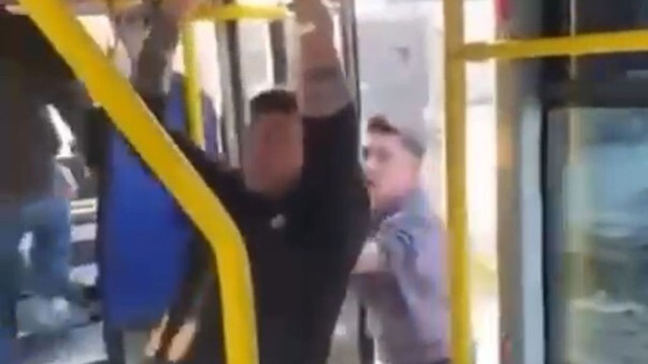 Bursa'da Otobüste Satırla Saldırı