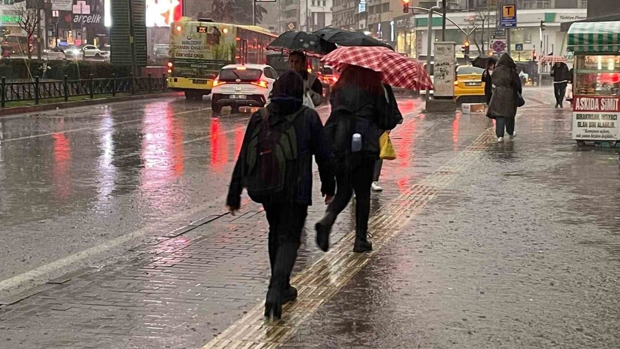 Bursa'da Yağışlar Çiftçilerinin Yüzünü Güldürdü