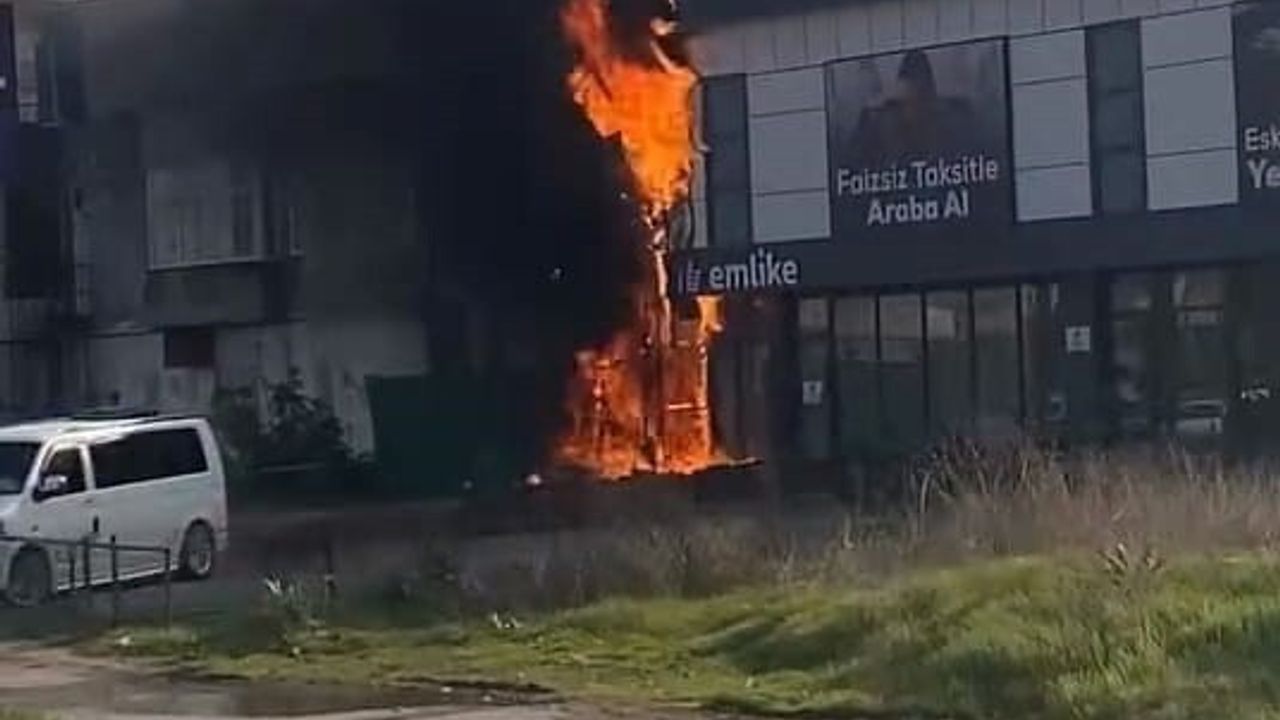 Bursa'nın İnegöl İlçesinde Elektrik Panosunda Yangın