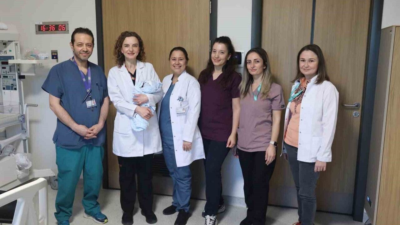 Bursa Şehir Hastanesi Tüp Bebek Merkezi İlk Bebeklerini Kucakladı