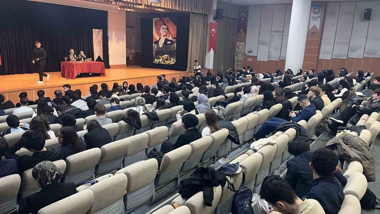 Bursalı Gençlerin Fikirleri Türkiye'nin Geleceğini Şekillendiriyor